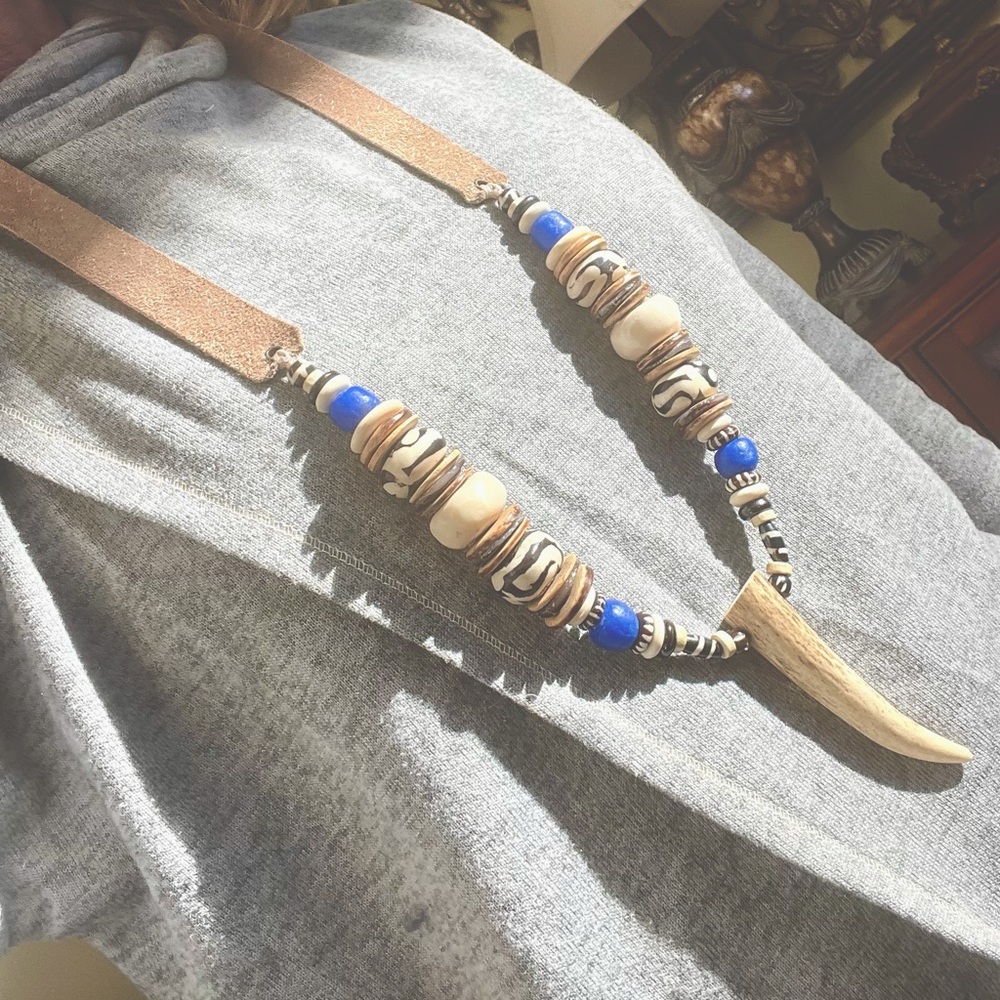 Necklace with antler pendent